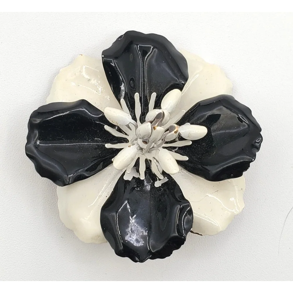Vintage Gold Tone Black & White Enamel 1960s Flower Brooch